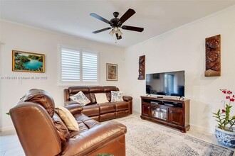 15073 SW 119th Ln in Miami, FL - Building Photo - Building Photo
