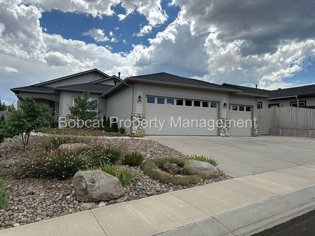 property at 877 Vista Park Dr