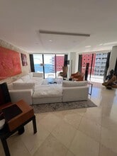 1581 Brickell Ave in Miami, FL - Building Photo - Building Photo