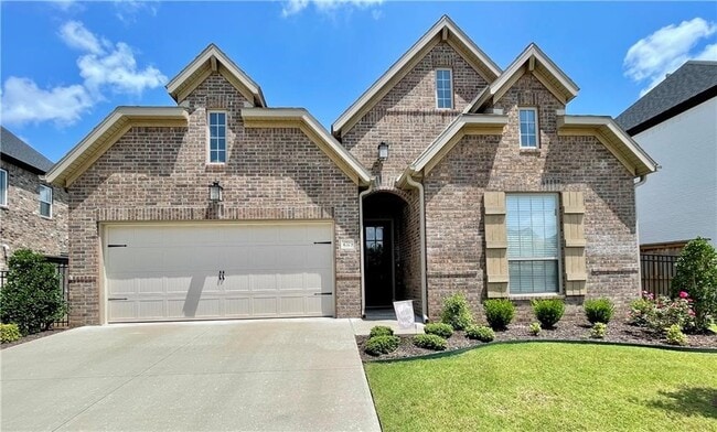 property at 4703 SW Lilly St