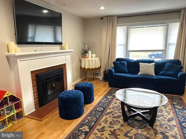 property at 8140 Drayton Ln