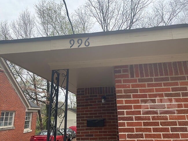 996 S Highland St in Memphis, TN - Building Photo - Building Photo