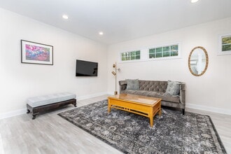 235 White Deer Rocks Rd in Woodbury, CT - Building Photo - Building Photo