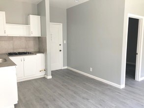 1121 S Norton Ave-Unit -104 in Los Angeles, CA - Building Photo - Building Photo
