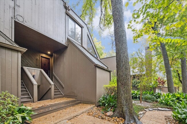 property at 222 Litchfield Ln