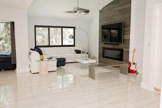 5700 Coach House Cir in Boca Raton, FL - Building Photo - Building Photo