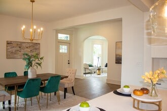 570 Monroe St in Madisonville, TN - Foto de edificio - Building Photo