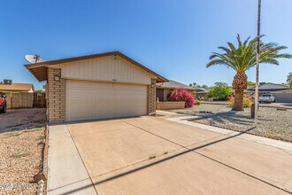 5322 W Orchid Ln in Glendale, AZ - Foto de edificio - Building Photo
