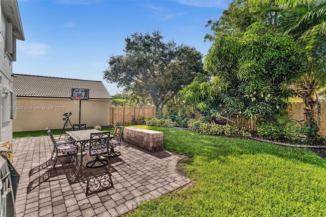 16408 Sapphire Pl in Weston, FL - Building Photo - Building Photo