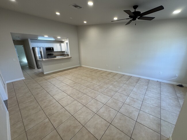 10 W Smith St in Winter Garden, FL - Foto de edificio - Building Photo