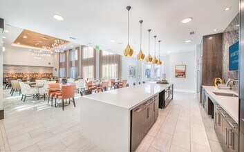 Overture Centennial 55+ Active Adult Apartment Homes in Raleigh, NC - Foto de edificio - Building Photo