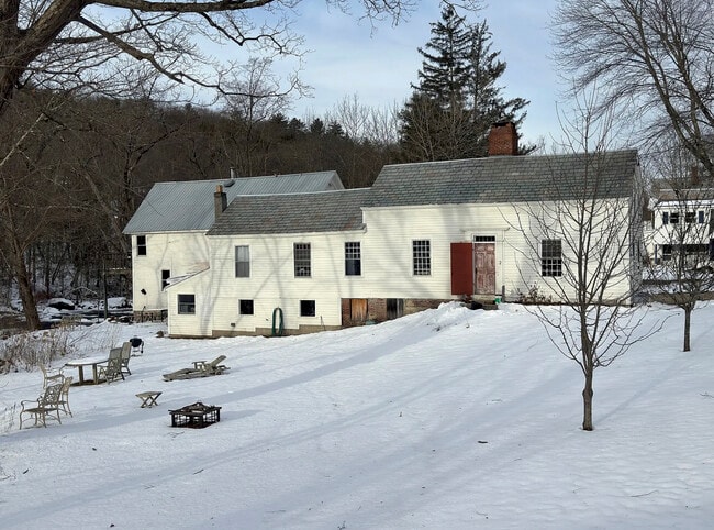 2 Ashuelot Main St in Winchester, NH - Building Photo - Building Photo