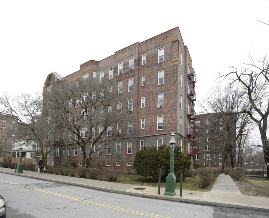 246 Centre Ave in New Rochelle, NY - Building Photo