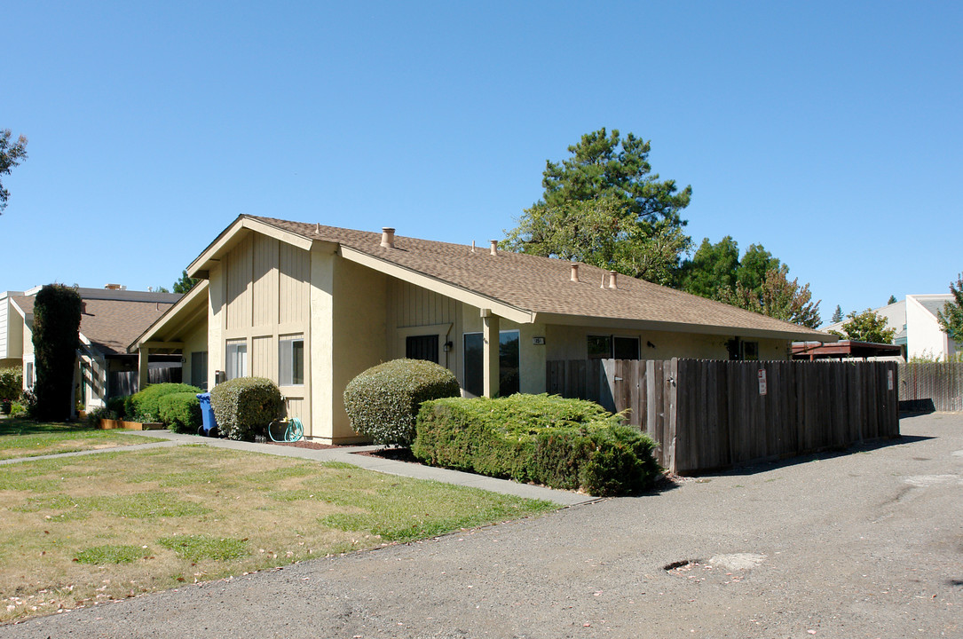 1250 Southwest Blvd in Rohnert Park, CA - Foto de edificio