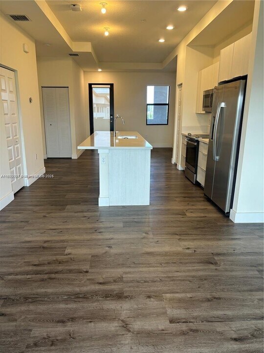 7819 NW 104th Ave, Unit 34 in Doral, FL - Building Photo