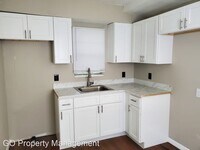 916 NW 2nd St photo'