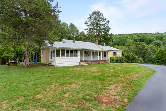 57 Old Roberts Mountain Rd, Unit 57A