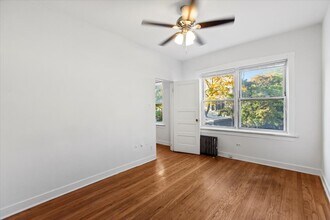2455 N Clark St, Unit 2 in Chicago, IL - Building Photo - Building Photo