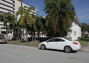 Santillane Apartments in Coral Gables, FL - Building Photo - Building Photo