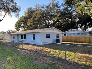 38415 9th Ave in Zephyrhills, FL - Building Photo - Building Photo