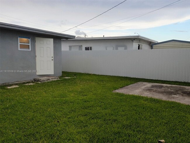 property at 1090 W 60th St