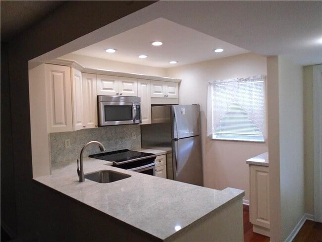 608 SW Natura Blvd, Unit 309 in Deerfield Beach, FL - Foto de edificio - Building Photo