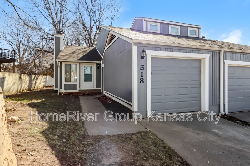 518 NW Valleybrook Rd in Blue Springs, MO - Building Photo