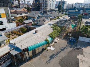 990 Mariposa in Los Angeles, CA - Foto de edificio - Other