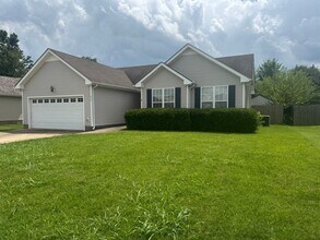 824 Cindy Jo Ct in Clarksville, TN - Building Photo - Building Photo