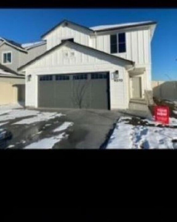 4370 N Pale Crk Ave in Meridian, ID - Building Photo