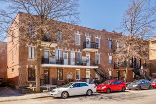 5368 Decelles Av in Montréal, QC - Building Photo