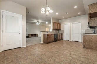 2201 NW 155th St in Edmond, OK - Building Photo - Building Photo