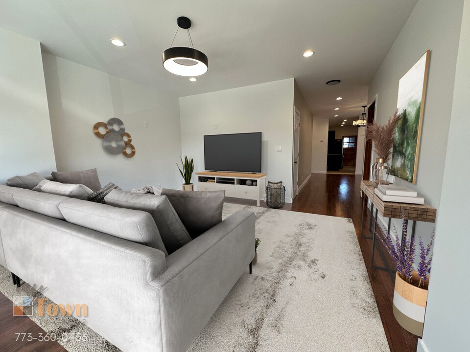 5008 W Henderson St, Unit 2 in Chicago, IL - Building Photo