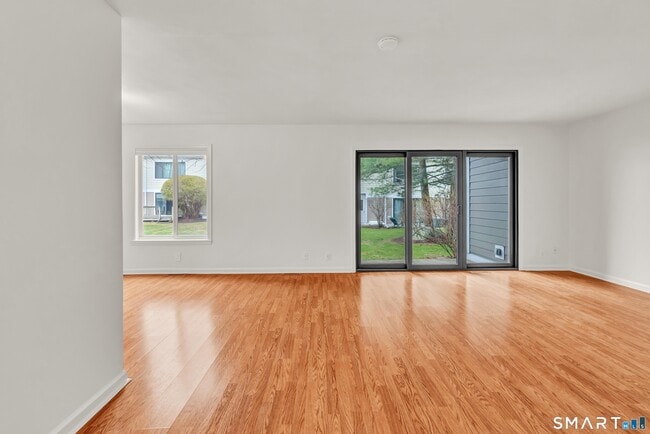 57 Lawson Ln in Ridgefield, CT - Building Photo - Building Photo