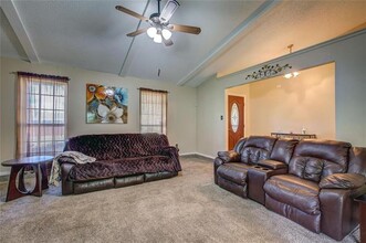 2106 Briarmeadow Dr in Garland, TX - Building Photo - Building Photo