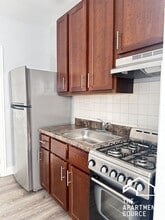 4756 N Maplewood Ave, Unit 211 in Chicago, IL - Foto de edificio - Building Photo