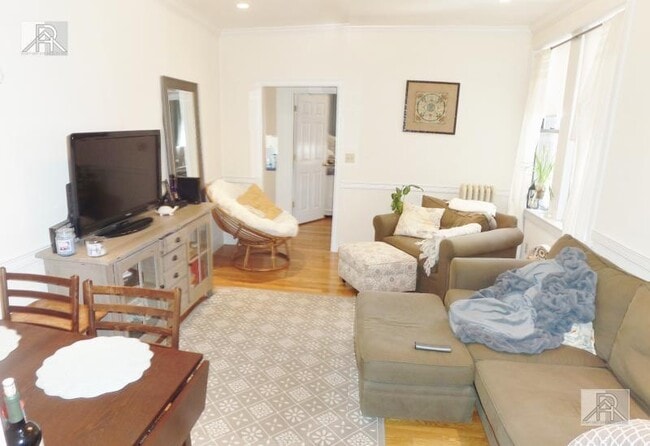 1342 Commonwealth Ave in Boston, MA - Building Photo - Building Photo