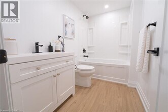 221 Federal St in Hamilton, ON - Building Photo - Building Photo