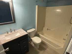 18 Plaza Village Rd, Unit C in Plymouth, NH - Building Photo - Building Photo