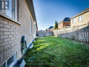 70 Alba Ave in Vaughan, ON - Building Photo - Building Photo