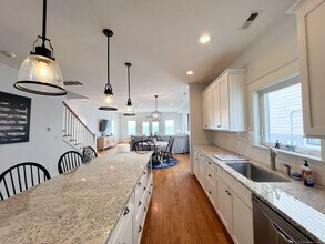 33 Melba St in Milford, CT - Building Photo - Building Photo