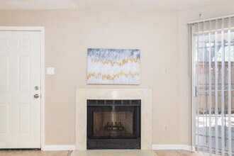 10835 Braes Bend Dr in Houston, TX - Building Photo - Building Photo