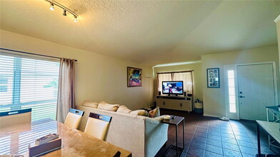 3227 Heron's Point Cir in Kissimmee, FL - Building Photo - Building Photo