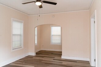 513 N Monroe St, Unit 227 in Tallahassee, FL - Building Photo - Building Photo