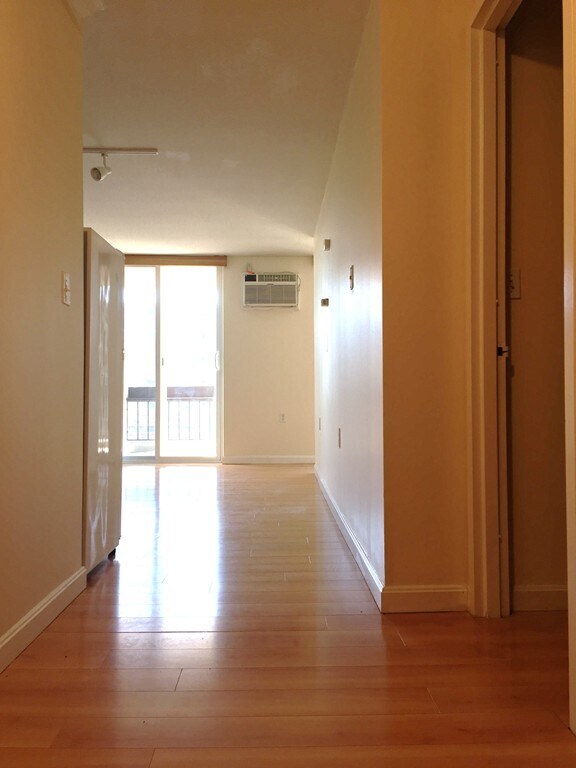 872 Massachusetts Ave in Cambridge, MA - Building Photo - Building Photo