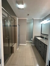 704 W Pleasantview Dr in Hurst, TX - Building Photo - Building Photo
