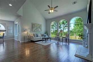4825 Norman Trail in Austin, TX - Building Photo - Building Photo