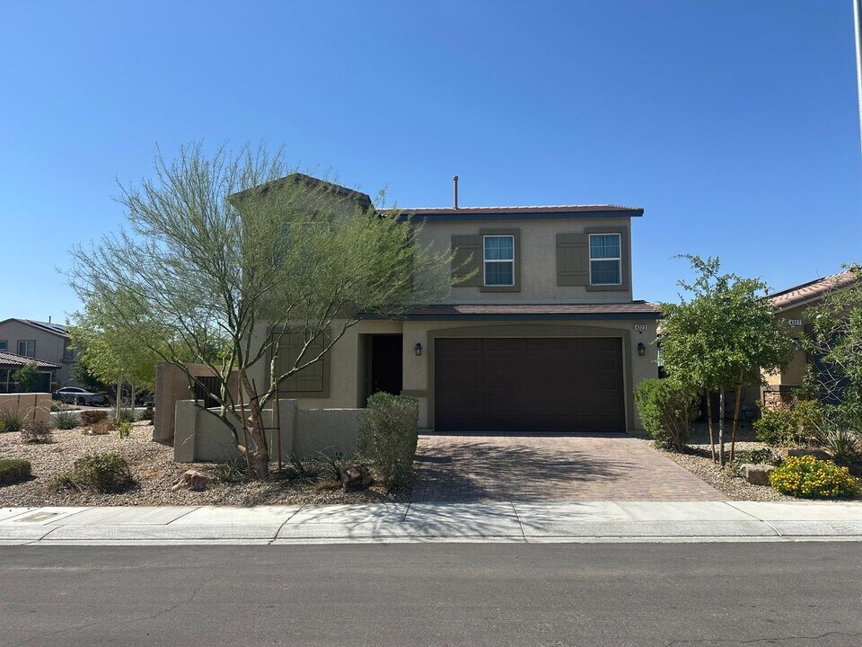4323 Browns Creek Ave in North Las Vegas, NV - Building Photo
