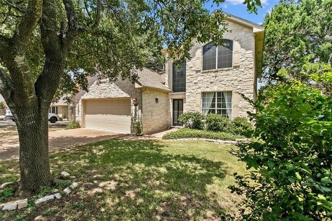 property at 5950 Mesa Verde Cir