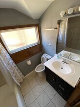 3025 N Frederick Ave, Unit #2 Back in Milwaukee, WI - Foto de edificio - Building Photo